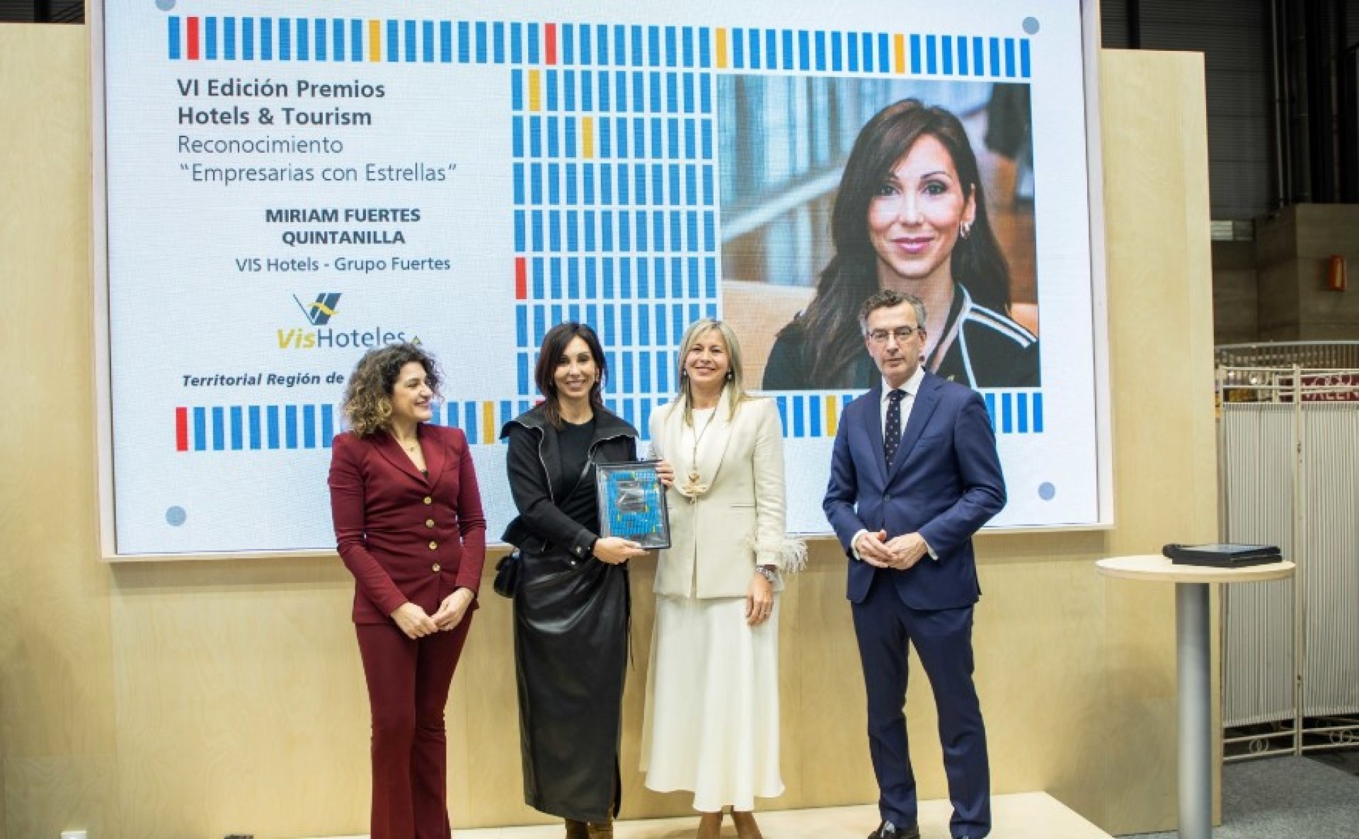 2024 01 25 PREMIO HOTELS+TOURIMS A MIRIAM FUENTES