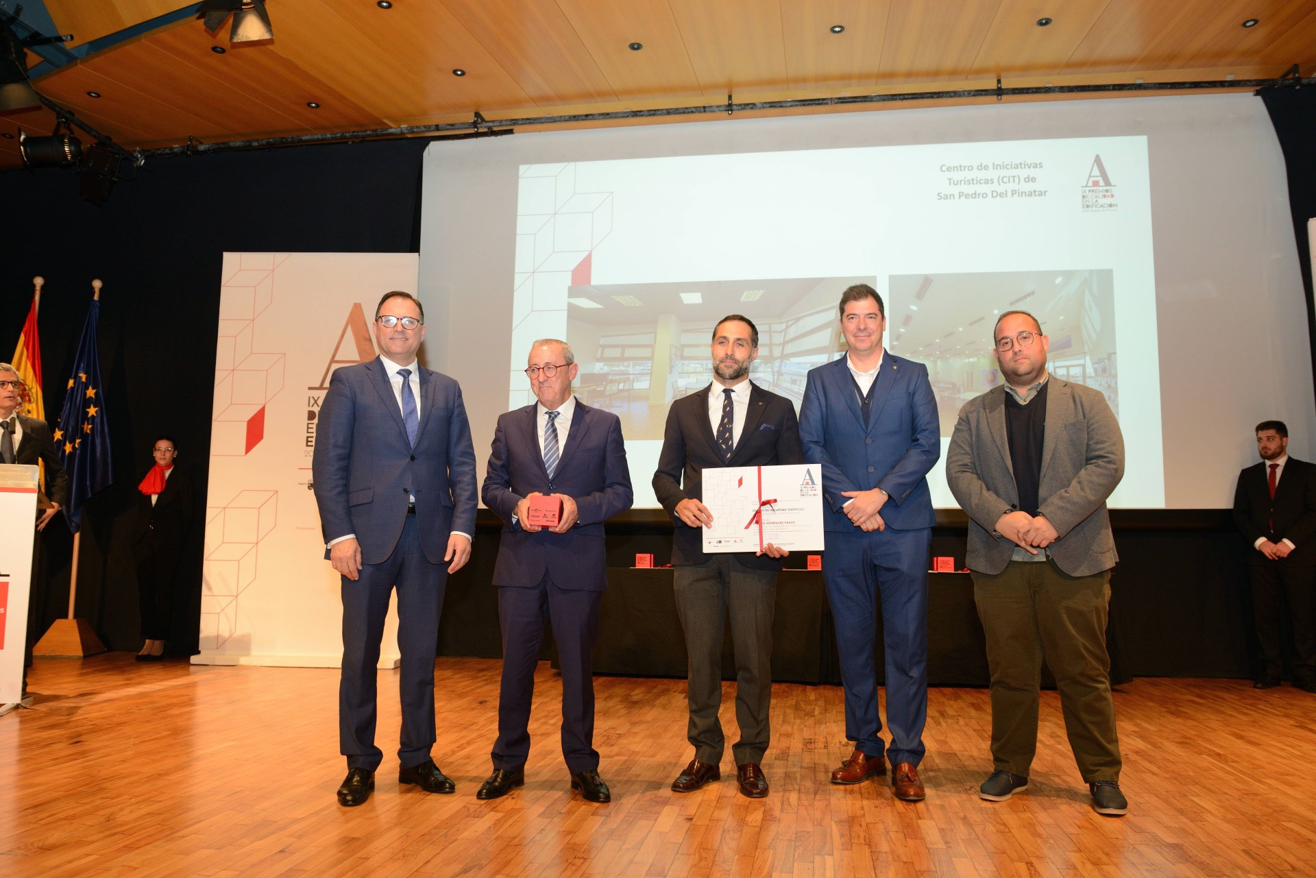 RAÚL TORRES RECIBE EL PREMIO CALIDAD EN LA EDIFICACIÓN EN LA IX EDICIÓN