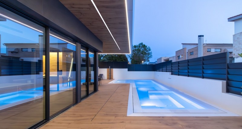 Excalibur House