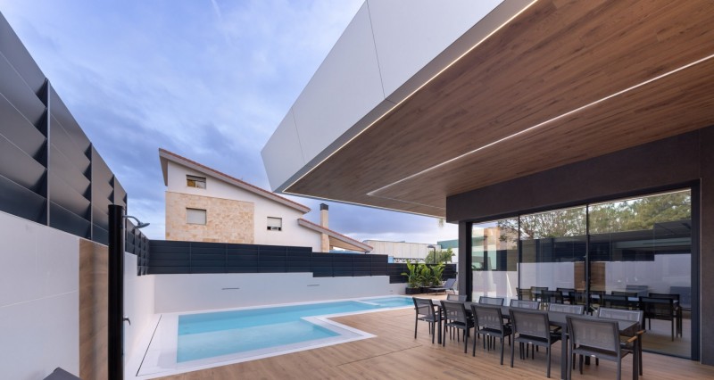 Excalibur House